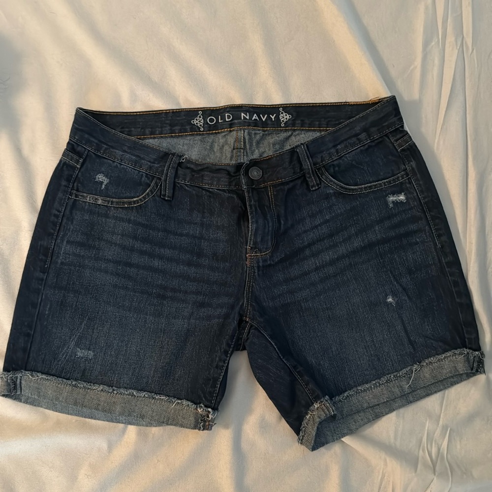 Old Navy Jean Shorts Size 6 Inseam 5 1/2”